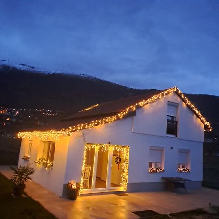 Vikendica Bruse Villa Jaklici Bagian luar foto
