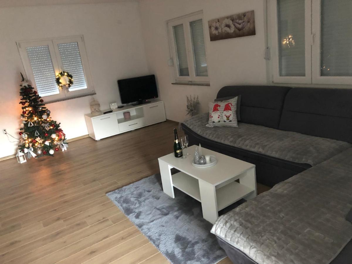 Vikendica Bruse Villa Jaklici Bagian luar foto