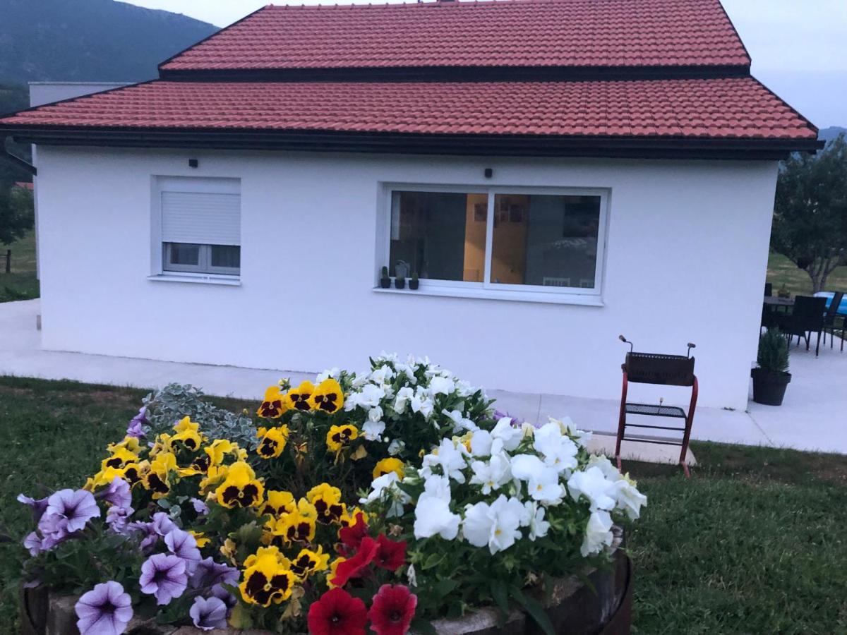 Vikendica Bruse Villa Jaklici Bagian luar foto