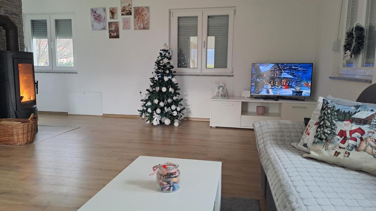 Vikendica Bruse Villa Jaklici Bagian luar foto