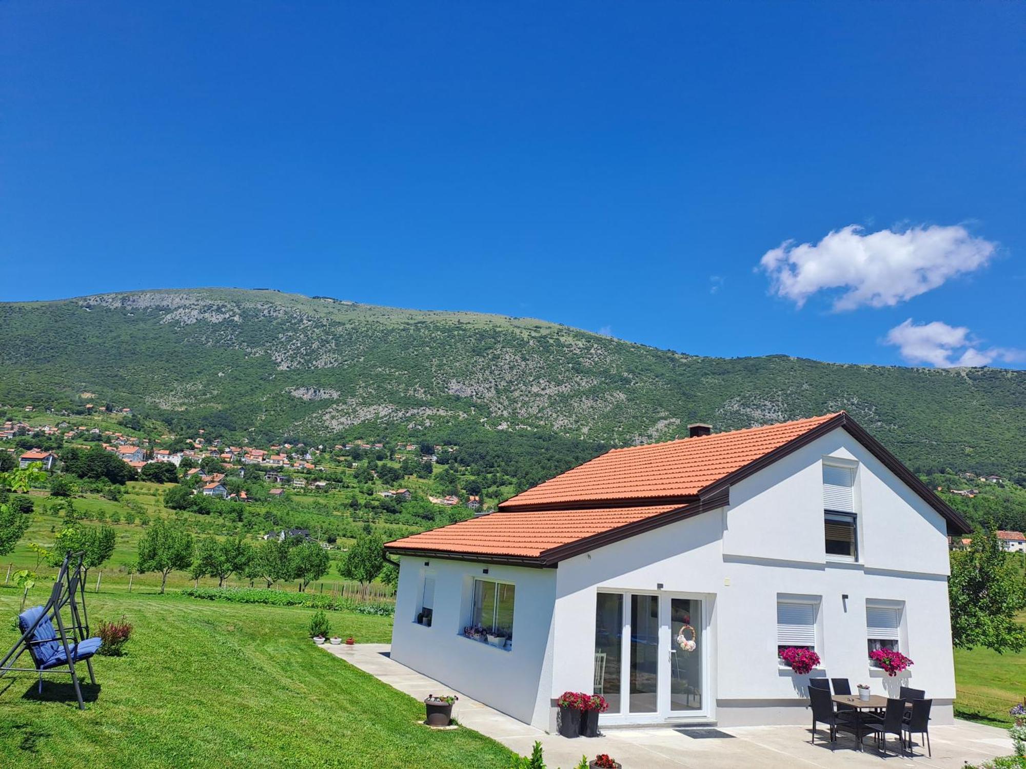 Vikendica Bruse Villa Jaklici Bagian luar foto